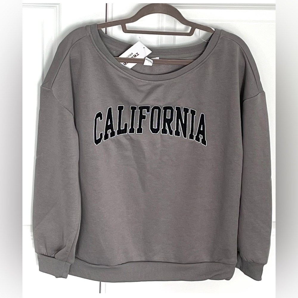 NWT Beautiful Ladies Sweatshirt / Medium